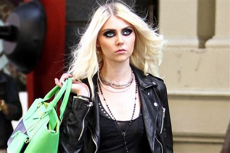 taylor momsen topless|‘Gossip Girl’s’ Taylor Momsen Goes Topless On Red Carpet,。